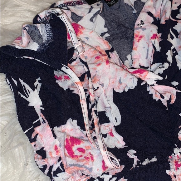 Floral Romper - Picture 5 of 5